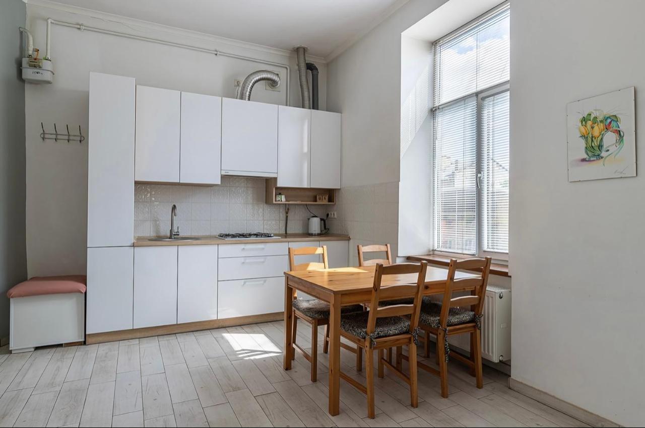 Apartment Vidfort куліша 4 *